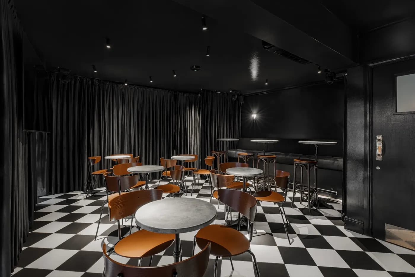 ZIMA karaoke bar, Soho - photo 2